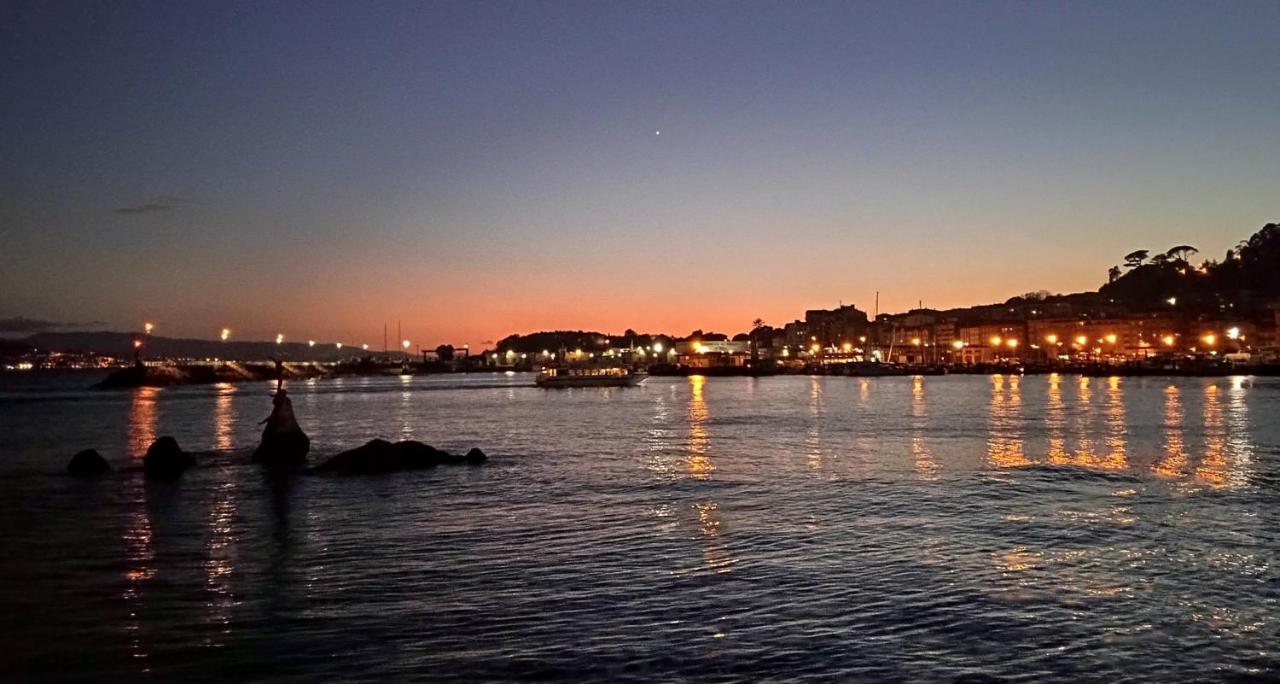 Hotel Playa Cangas do Morrazo Bagian luar foto